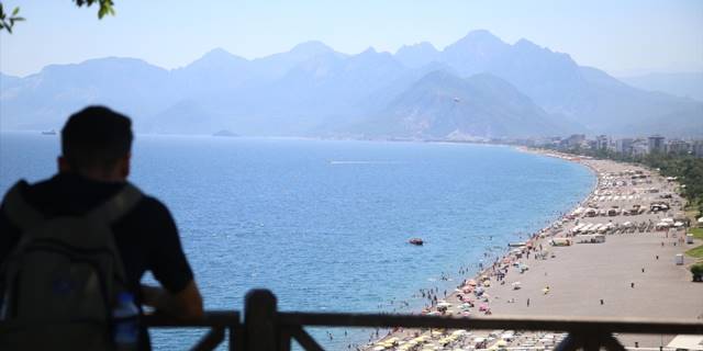 Antalya'ya gelen yabancı turist sayısı 8 milyonu aştı