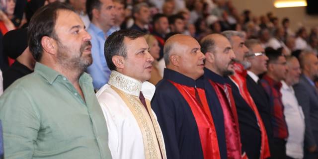 Erciyes Üniversitesi Eğitim Fakültesi yeni mezunlarını verdi