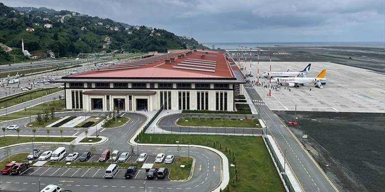Rize-Artvin Havalimanı'nda 3 ayda 196 bin 826 yolcu trafiği