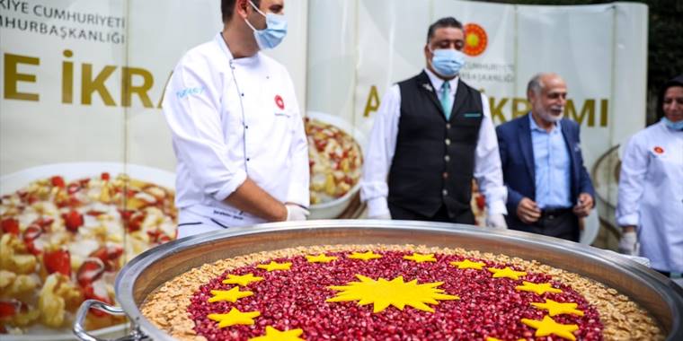 Cumhurbaşkanlığınca Darülaceze'de aşure ikramı yapıldı