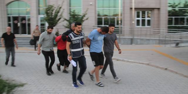 Konya'da otomobil hırsızlığı iddiasıyla yakalanan 2 kişi tutuklandı