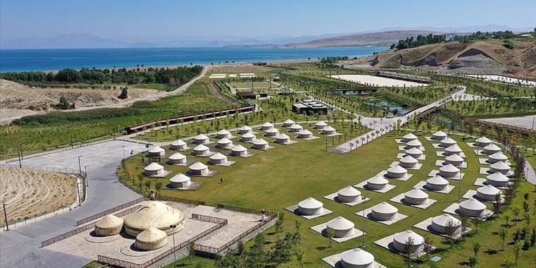 Ahlat'taki millet bahçesinde ziyaretçilere Selçuklu ruhu yaşatılacak