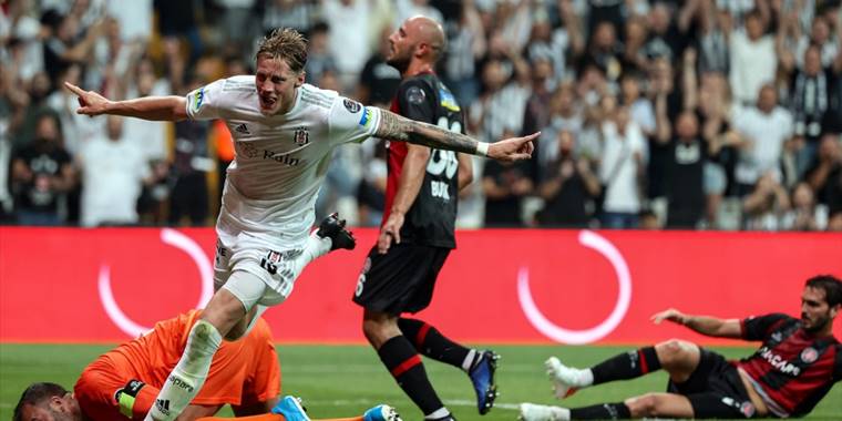 Beşiktaş farklı galibiyetle 3 puan aldı