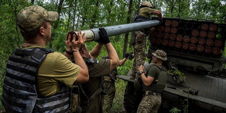 Rusya-Ukrayna Savaşı 6. ayın sonunda 1300 kilometrelik çatışma hattında sürüyor