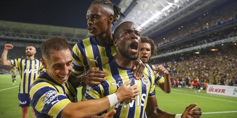 Fenerbahçe, sahasında Adana Demirspor'u 4-2 yendi