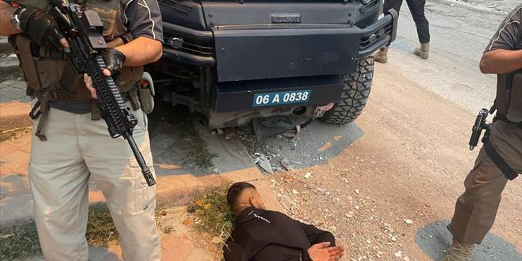 Terör örgütü PKK'nın sosyal medya yapılanmasına yönelik operasyonda 6 zanlı gözaltına alındı