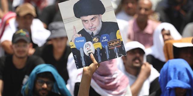 Sadr destekçileri Bağdat’ta Yüksek Yargı Konseyi binası önünde eylem başlattı