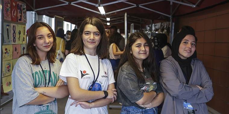 TÜBİTAK ve Bilkent Üniversitesi 60 kız öğrenciye bilim insanı olmanın kapılarını açtı