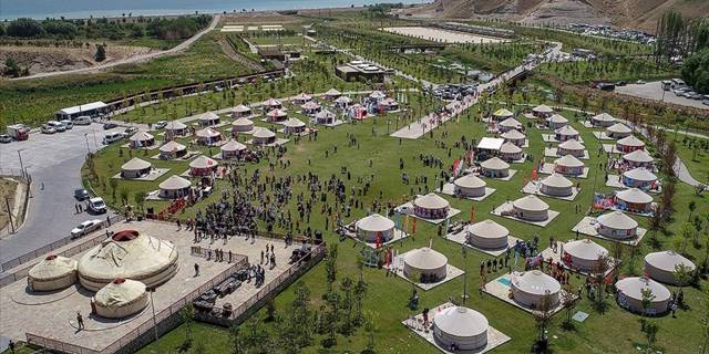 Malazgirt Zaferi'nin 951. yıl dönümü etkinlikleri Ahlat'ta başladı