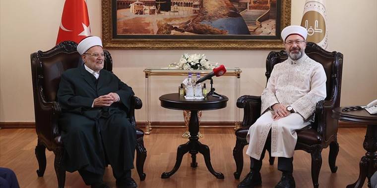Diyanet İşleri Başkanı Erbaş, Mescid-i Aksa İmam Hatibi İkrime Sabri ile görüştü