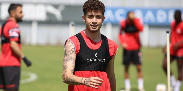 Beşiktaş, Kerem Atakan Kesgin'i kadrosuna kattı