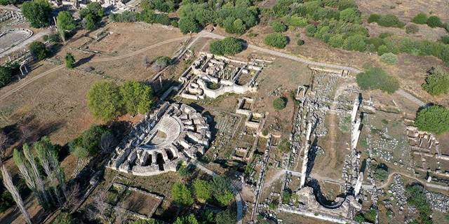 "Afrodit'in kenti" ziyaretçilerini tarihi bir yolculuğa çıkarıyor