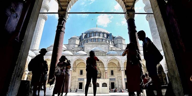 İstanbul temmuzda son 10 yılın turist rekorunu kırdı