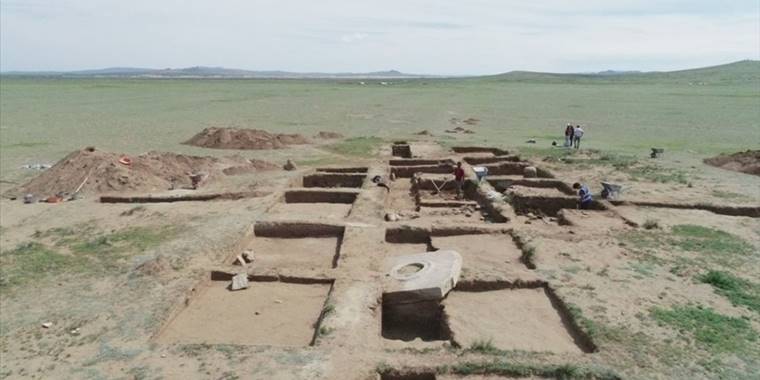 Moğolistan’da Bilge Kağan ve Kül Tigin’in babası İlteriş Kağan’ın külliyesi bulundu