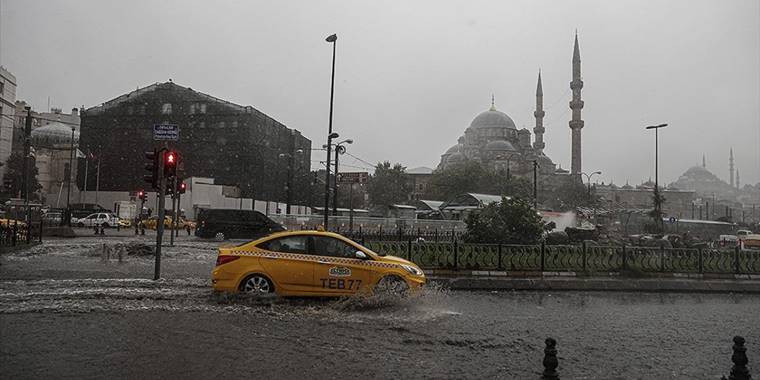 Marmara Bölgesi'nde yarın kuvvetli gök gürültülü sağanak bekleniyor