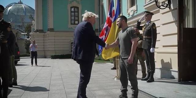 İngiltere Başbakanı Johnson'dan Ukrayna'nın Bağımsızlık Günü'nde Kiev'e sürpriz ziyaret