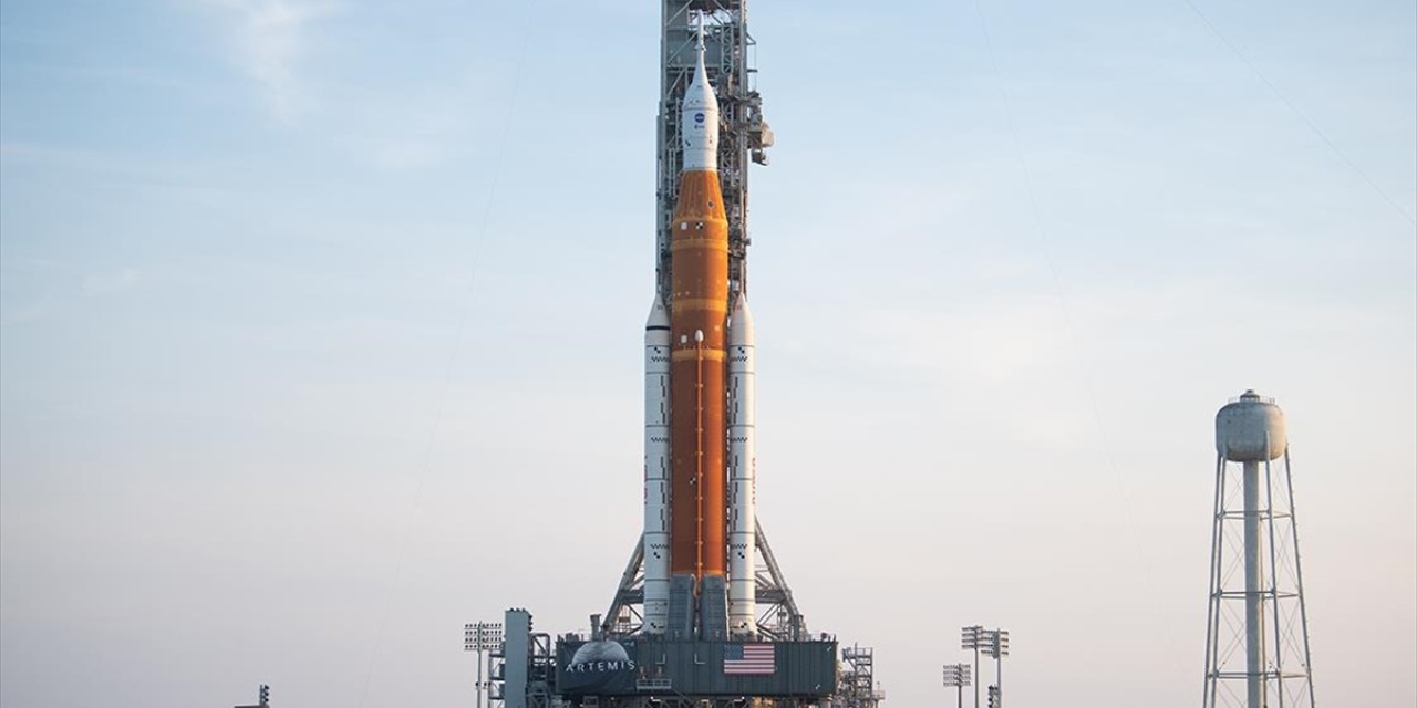 NASA, yeni nesil mega roketini test uçuşu için Ay'a göndermeye hazırlanıyor