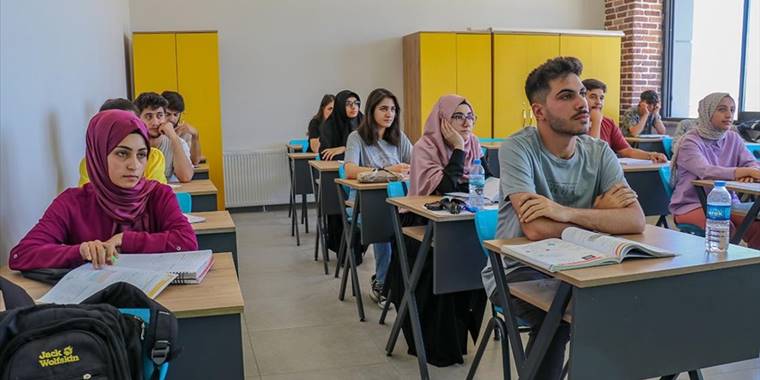Van'da 859 öğrenci belediyelerin kurslarıyla üniversiteye yerleşti