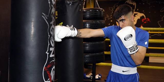 Vefat eden babasına verdiği 'madalya' sözünü tutan boksörün hedefi Avrupa şampiyonluğu