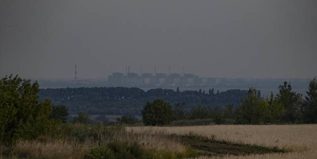 Ukrayna: Rusya, Zaporijya Nükleer Santrali çevresindeki yerleşim alanlarını bombaladı