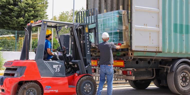 Diyarbakır'dan Hollanda'ya 50 bin metrekare temperli cam ihraç ediliyor