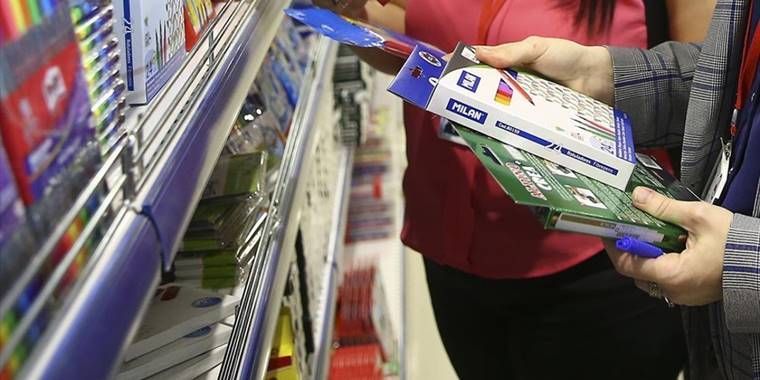 Ticaret Bakanlığı ekipleri İstanbul kırtasiye ürünlerini denetliyor