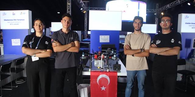Yangınlarda görev alanlara temiz su götürecek dron yaptılar