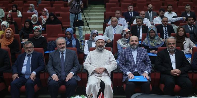 Diyanet İşleri Başkanı Erbaş, "2022-2023 Eğitim Yılı Açılış ve İstişare Toplantısı"nda konuştu:
