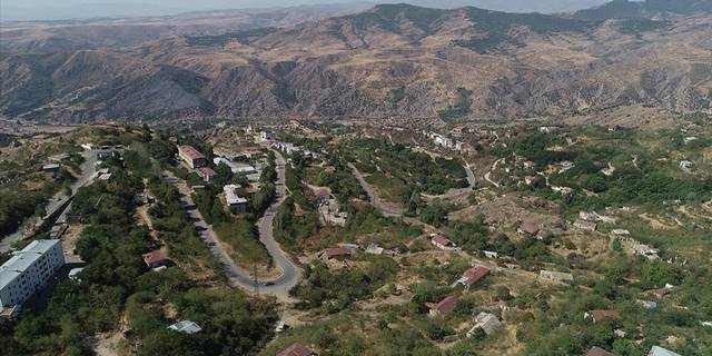 Azerbaycan'ın kontrolüne geçen Laçın görüntülendi