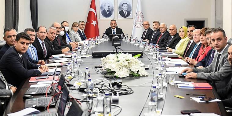 Milli Eğitim Bakanı Özer: Bütçe göndermediğimiz hiç okulumuz kalmadı