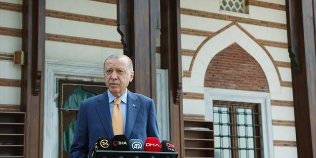 Cumhurbaşkanı Erdoğan: (Kılıçdaroğlu'nun KHK açıklaması) Böyle bir yetkin olmadığına göre bu milleti aldatmaktır