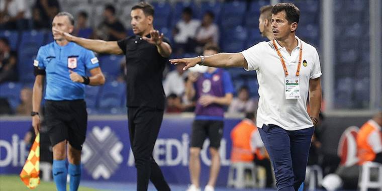 Başakşehir 2024'e kadar Emre Belözoğlu'na emanet