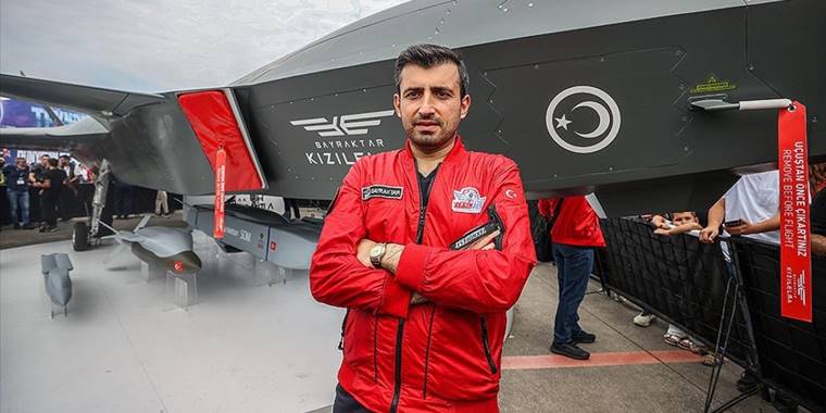 Selçuk Bayraktar: TEKNOFEST yüksek hızlı şarj istasyonu gibi bir yer, gençlerimizin heyecanı bizi dolduruyor