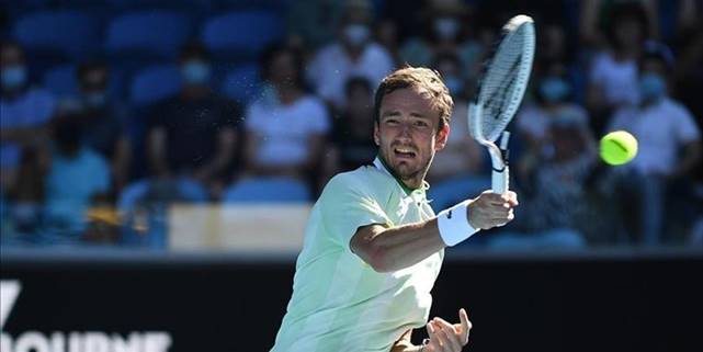 Son şampiyon Medvedev ABD Açık'ta 4. tura çıktı