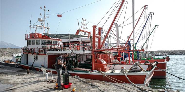 Doğu Akdeniz'de mavi sularla buluşacak balıkçılar gün sayıyor