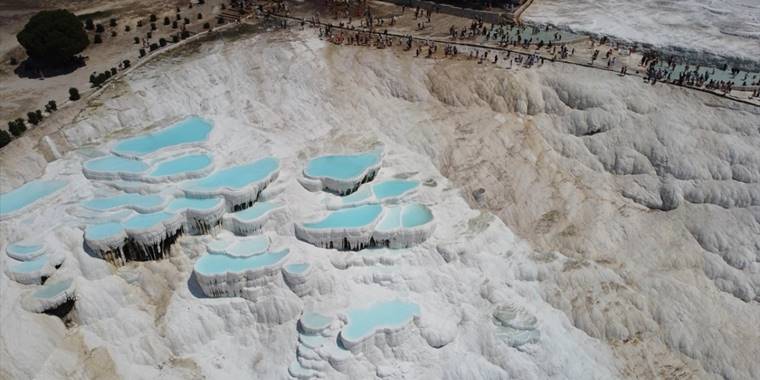 Pamukkale'nin ziyaretçi sayısında yüzde 64'lük artış