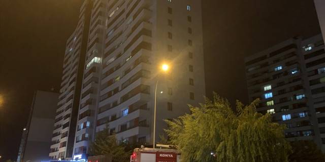 Konya'da yıldırım isabet eden binada hasar oluştu