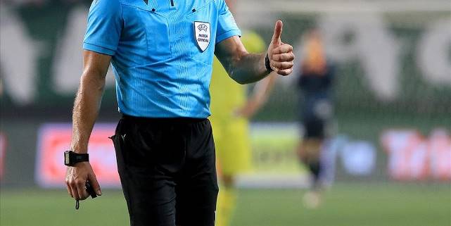 Türk takımlarının Avrupa kupalarındaki maçlarını yönetecek hakemler açıklandı