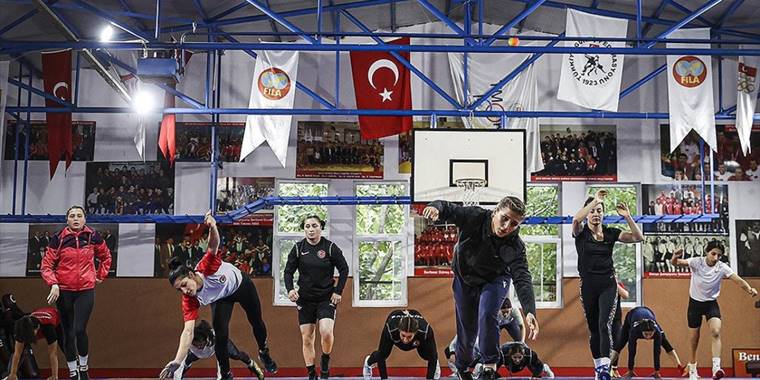 A Milli Kadın Güreş Takımı, Sırbistan'da tarih yazmayı hedefliyor