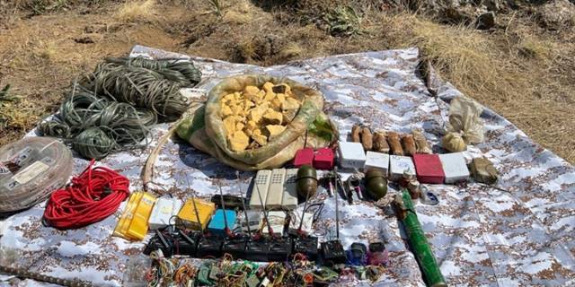 Van'da patlayıcı ve patlayıcı yapımında kullanılan malzemeler ele geçirildi