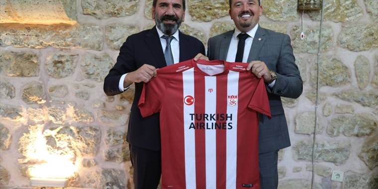 Sivassporlu yöneticiler, Slavia Prag yöneticileriyle bir araya geldi