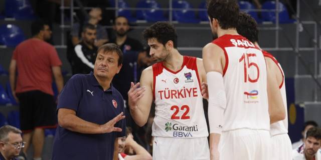 A Milli Basketbol Takımı, Avrupa Şampiyonası'nda çeyrek final için sahaya çıkıyor