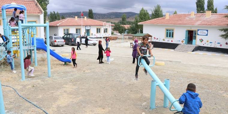 Yozgat'ta köylerde kullanılmayan okulların kapıları yeniden açıldı