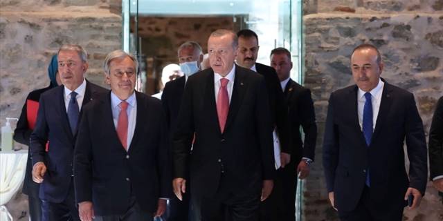 Fransız Le Monde gazetesinden Erdoğan'ın 'büyük arabulucu olduğu' yorumu