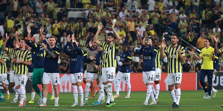 Fenerbahçe transfer dönemini hareketli geçirdi