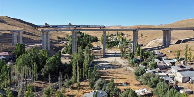 Kışın sürücüleri rahatlatacak Ağrı'daki kara yolunun yapımında sona yaklaşıldı