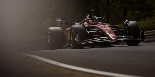 F1 İtalya Grand Prix'sinde pole pozisyonu Leclerc'in