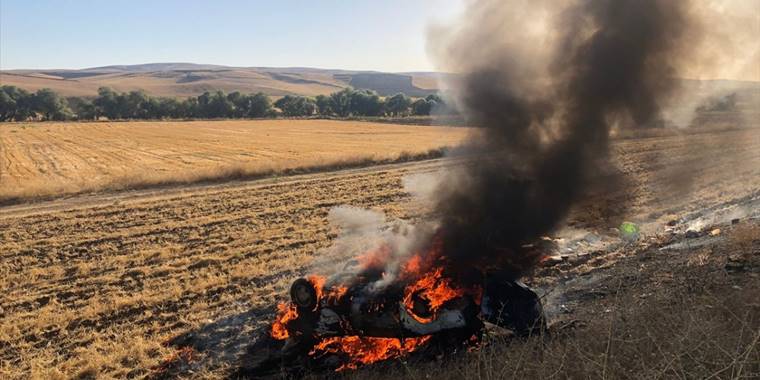 Kırıkkale'de tarlaya devrilen otomobildeki 4 kişi yaralandı