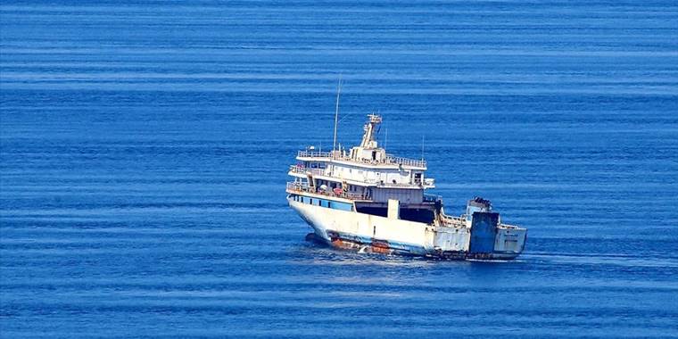 Yunanistan Sahil Güvenlik birimlerinin taciz ateşi açtığı gemi yeniden seyrine başladı