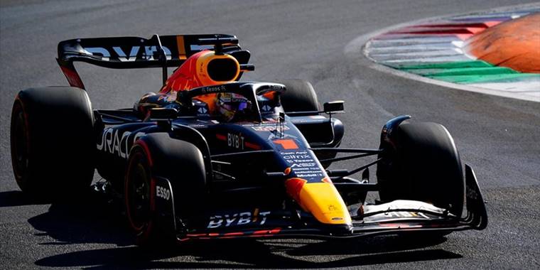 F1 İtalya Grand Prix'sini kazanan Verstappen, peş peşe 5. galibiyetini aldı